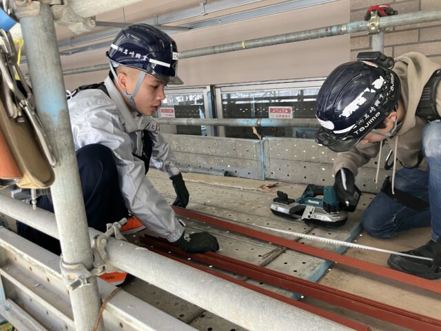 初現場